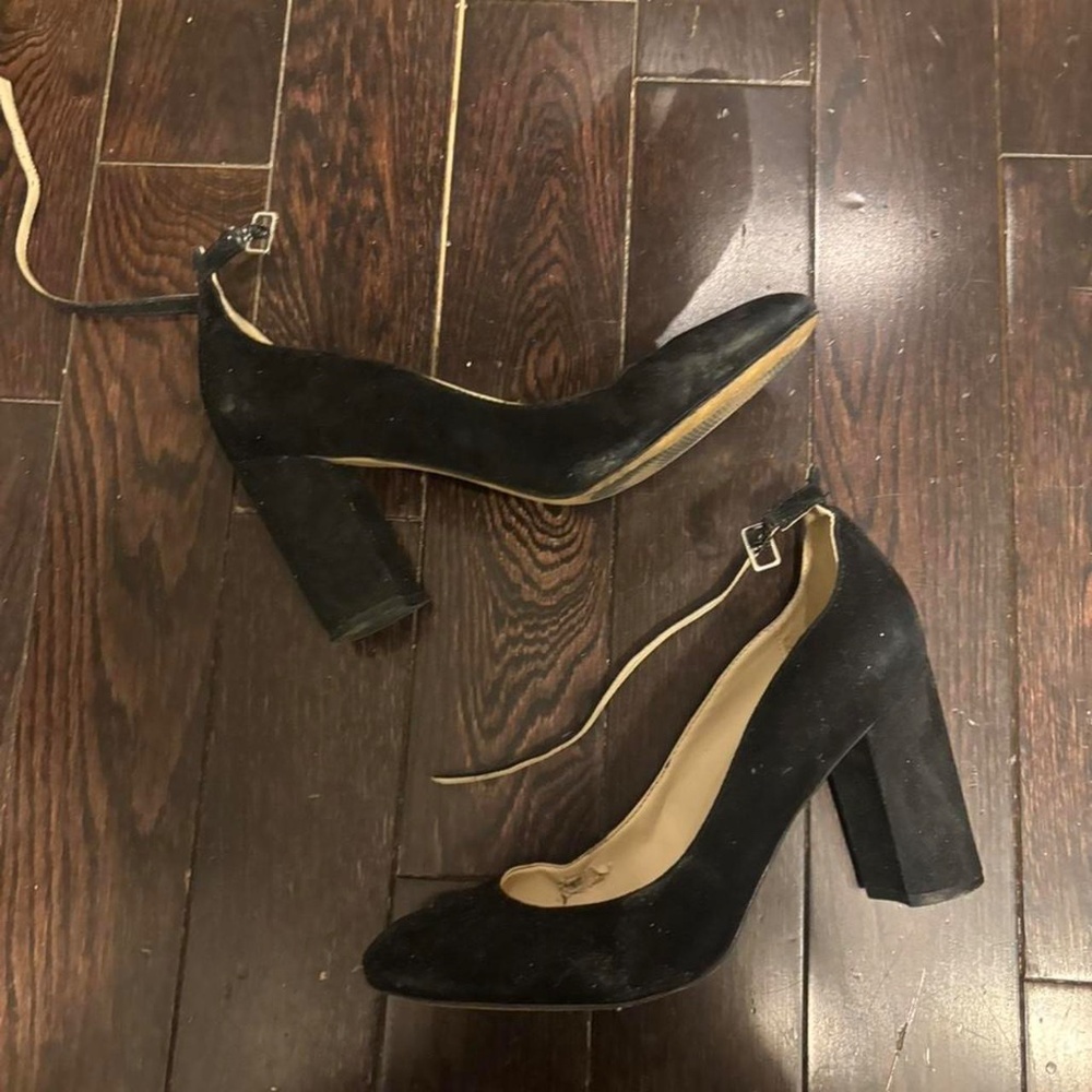 Marc Fisher Suede heels - Picture 2 of 5